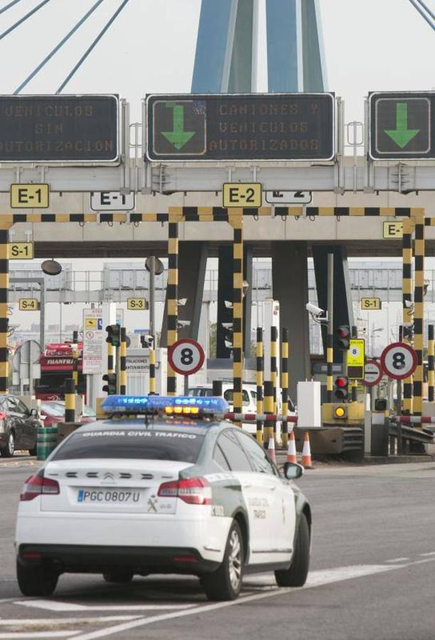 Fotos del Puerto de Valencia, paralizado por la asamblea de estibadores