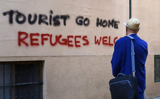 Pintadas en Mallorca contra los turistas.