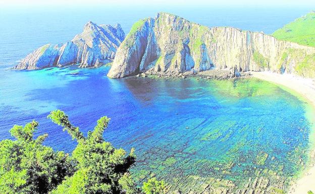 La Playa del Silencio en Cudillero (Asturias).