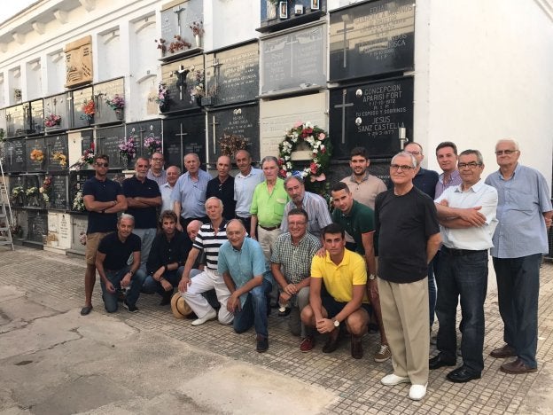 El CF Gandia honra a Guillermo Olagüe en el aniversario de su fallecimiento