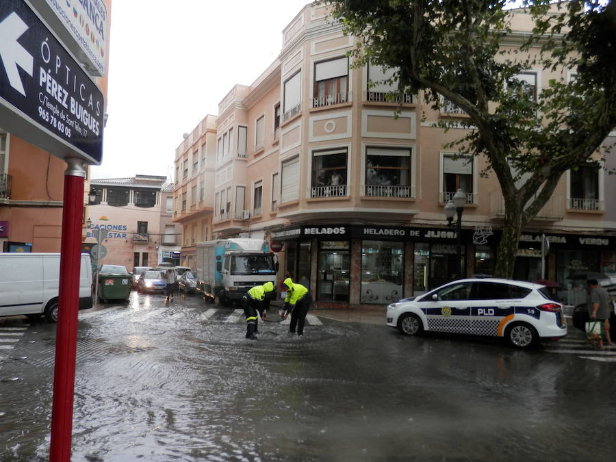 Las lluvias en Dénia superan los 79 litros y obligan a cerrar varios caminos