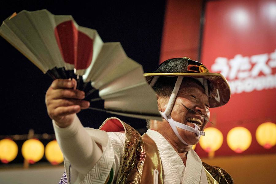  Shikoku acoge en agosto el festival de baile más popular de Japón. Durante sus cuatro días de duración, sus calles se llenan de bailarines y curiosos, alcanzando la cifra de los 1,2 millones de personas.