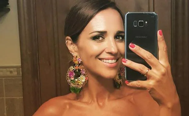 Paula Echevarría estrena top de estilo noventero.