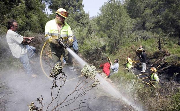 Foto de archivo de un incendio en el Desert de les Palmes. 