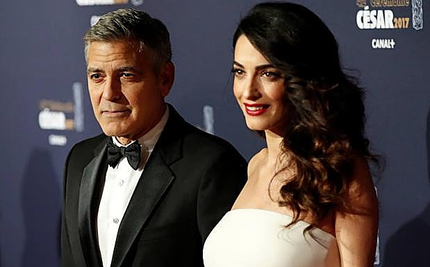 El matrionio Clooney posa en un evento. 