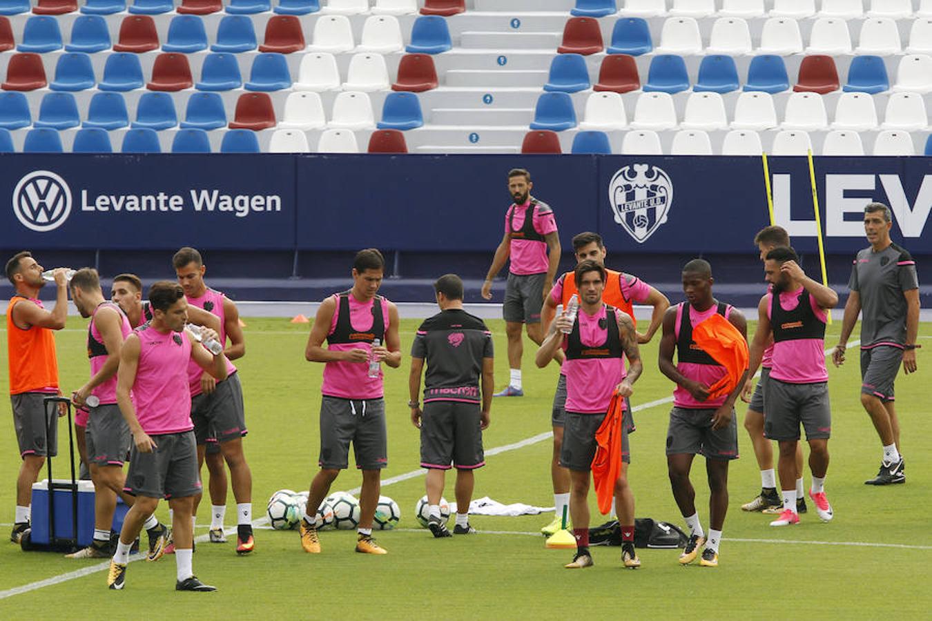 Fotos del entrenamiento del Levante UD