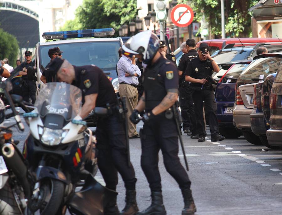 Los hechos están relacionados con el hallazgo de un cadáver en una maleta este madrugada