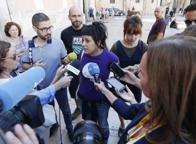 Fotos del acto de la CUP en la Plaza de la Virgen