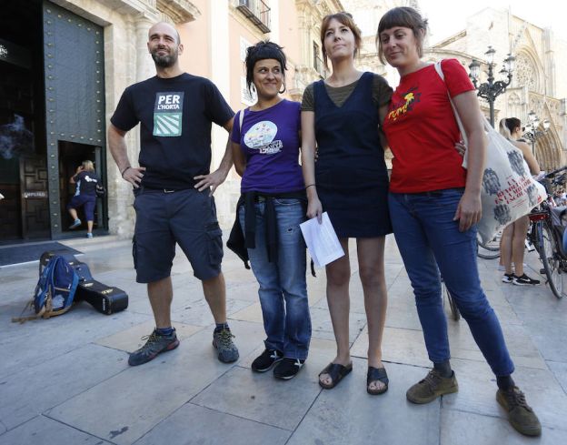 Fotos del acto de la CUP en la Plaza de la Virgen