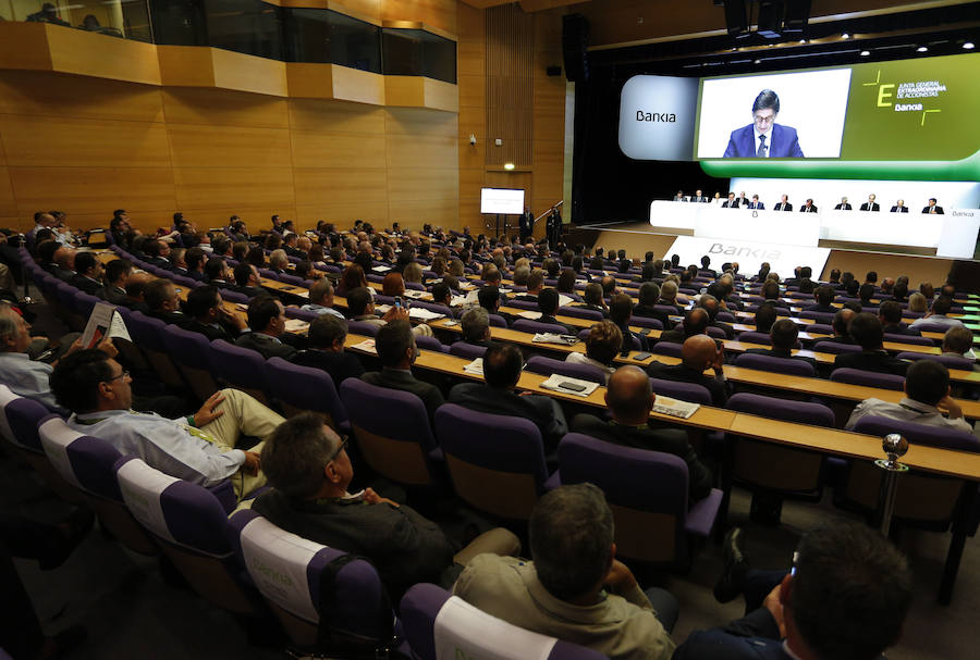 Fotos de la fusión de Bankia con BMN