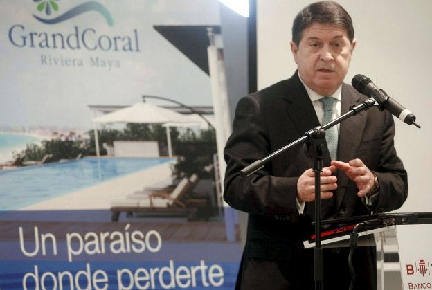 José Luis Olivas, presentando en su condición de presidente de Banco de Valencia el proyecto Grand Coral. 