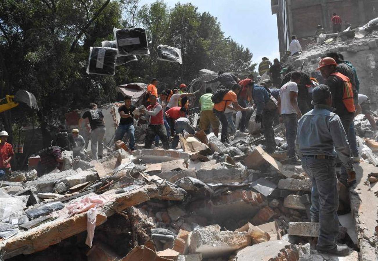 El temblor, de magnitud 6,8, se produce apenas dos horas después de que la ciudadanía saliera a las calles de todo el país en un simulacro conmemorativo del temblor de 1985