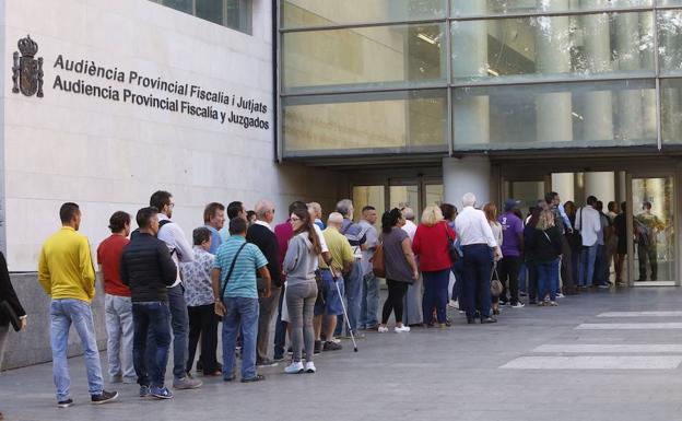 Colas en la reapertura de la Ciudad de la Justicia de Valencia