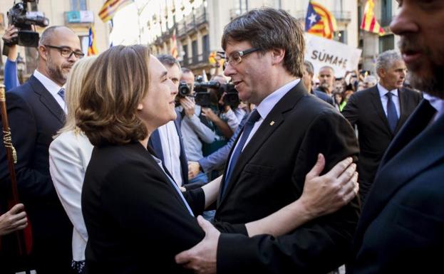 Colau y Puigdemont.