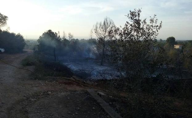 Imagen del incendio en Rafelguaraf.