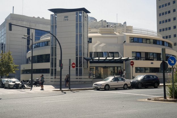Sanidad acepta prorrogar el plazo al IVO tras avisar de que no negociará el contrato
