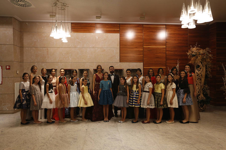 Fotos de la cálida despedida a las falleras mayores de Valencia de 2017, Raquel Alario y Clara Parejo