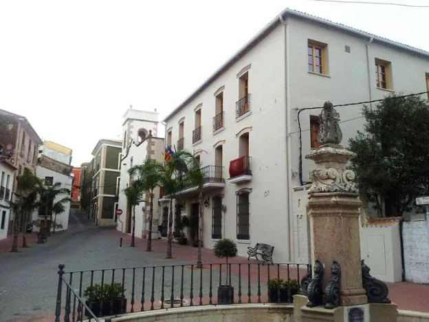 Fachada del Ayuntamiento del Ondara. 