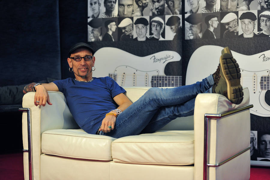 El cantante, guitarrista y compositor Fito Cabrales.
