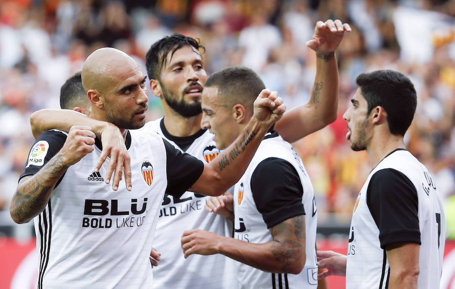 Estas son las mejores imágenes del encuentro entre el Valencia CF y el Athletic Club en Mestalla