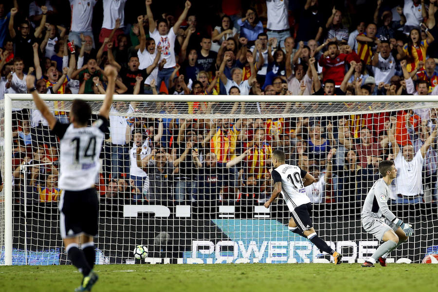 Estas son las mejores imágenes del encuentro entre el Valencia CF y el Athletic Club en Mestalla