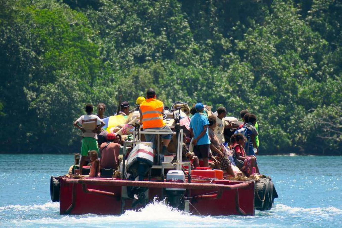 Fotos de la evacuación en Vanuatu por la erupción del volcán Manaro Voui