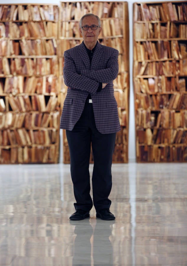 La muestra 'Valdés. Una visión personal' reúne 150 obras, algunas inéditas, desde los años 80 hasta la actualidad, que incluyen piezas inspiradas en Matisse, Picasso y Velázquez.