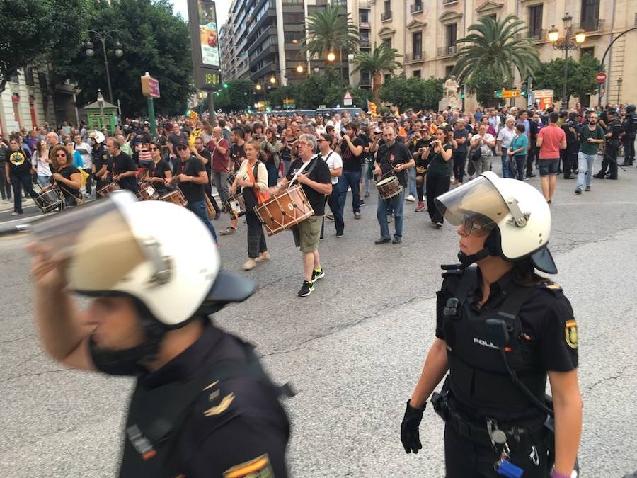 Fotos de la manifestación convocada por la comisión 9 d&#039;Octubre