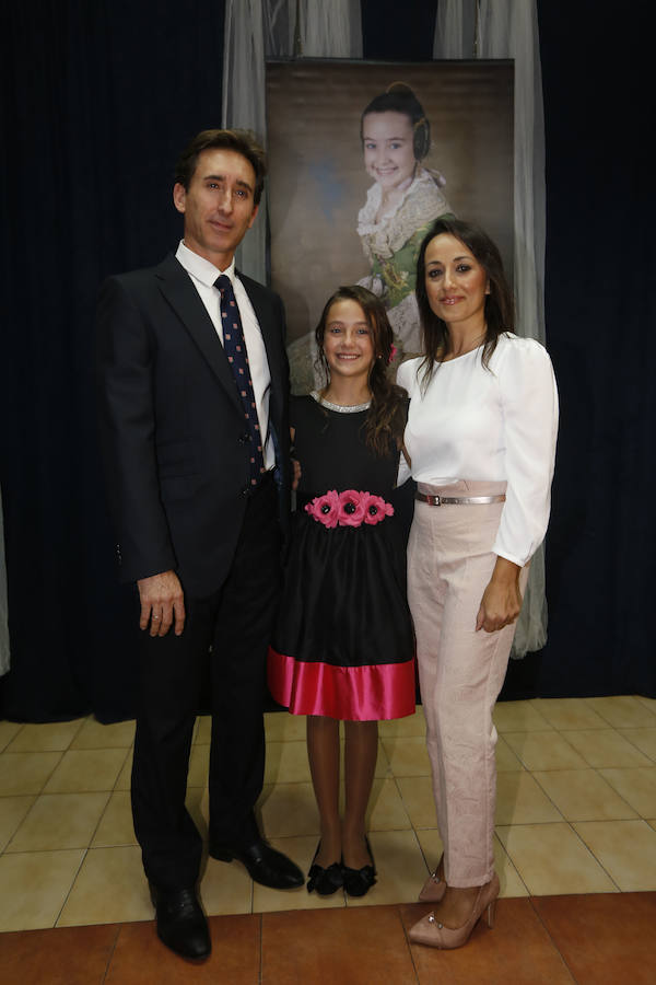 Rocío Gil, de la falla Plaza de la Merced, y Daniela Gómez de los Ángeles, de la falla Santa María Micaela-Martí l'Humà, han sido nombradas esta tarde falleras mayores de Valencia 2018.