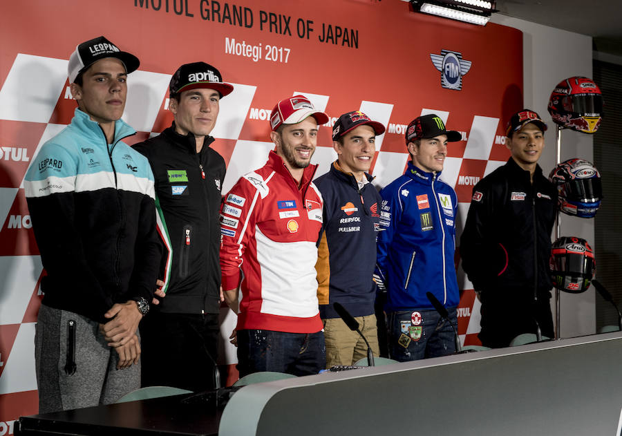 Los pilotos Joan Mir, Aleix Espargaró, Andrea Dovizioso, Marc Márquez, Maverick Viñales y Takaaki Nakagami.