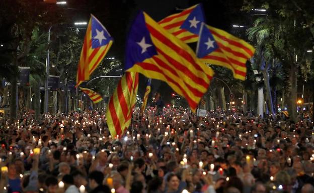 Imagen principal - Varios momentos de la manifestación. 