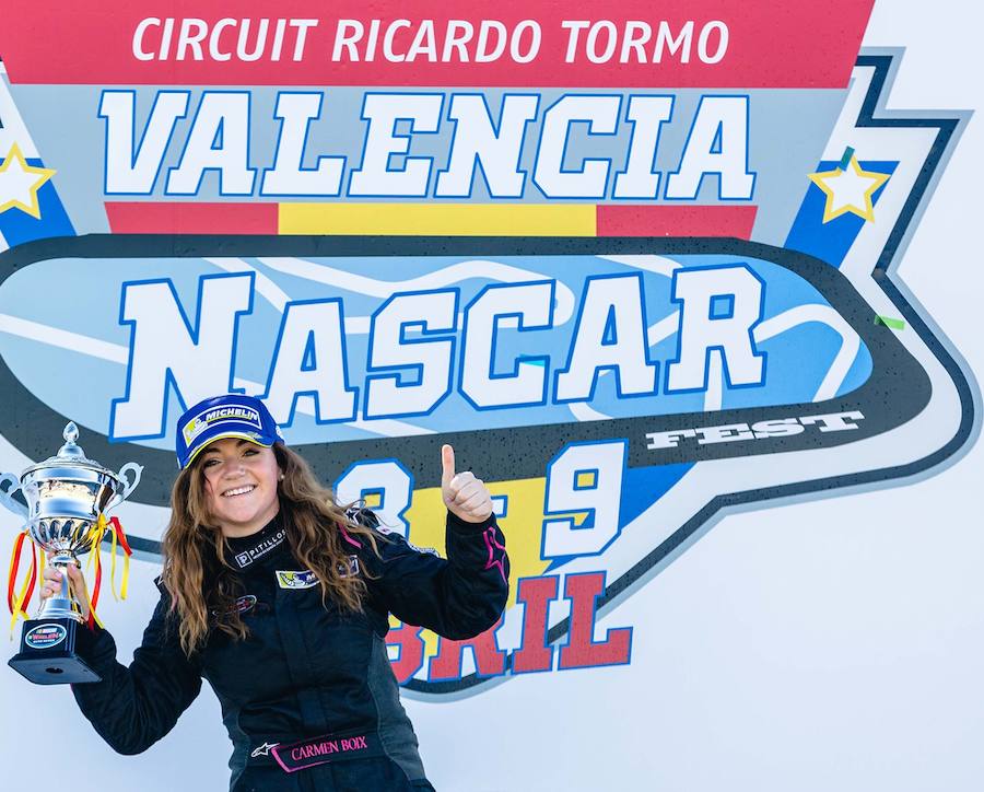 Carmen Boix (Valencia, 1995), piloto, recientemente coronada campeona de Europa de Nascar.