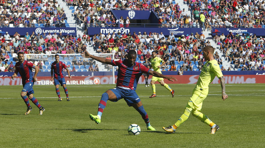 Estas son las imágenes del encuentro entre el Levante UD y el Getafe en el Ciutat de València, correspondiente a la novena jornada de Liga