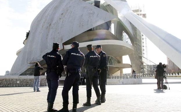 Europa cuestiona la talla mínima para ser policía