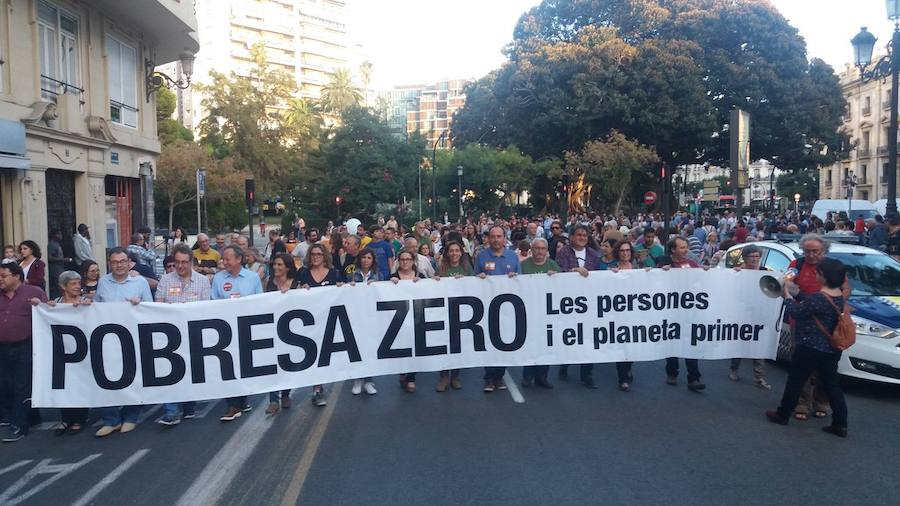 Fotos de la manifestación de Pobreza Zero en Valencia