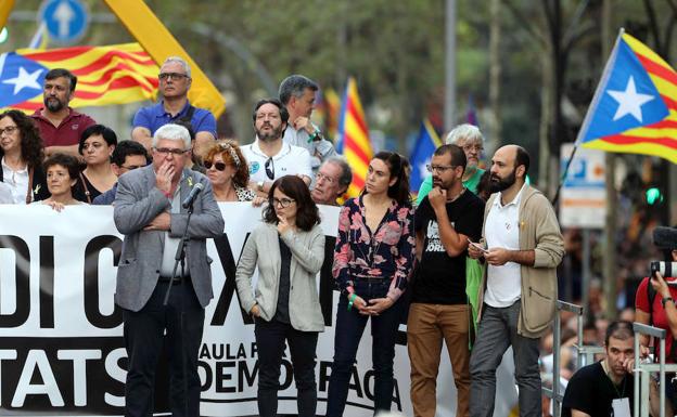 Las esposas de los 'Jordis', acompañadas el sábado por miembros de la ANC y Òmnium.