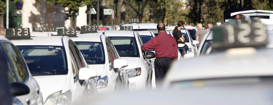 Manifestación de taxistas en Valencia