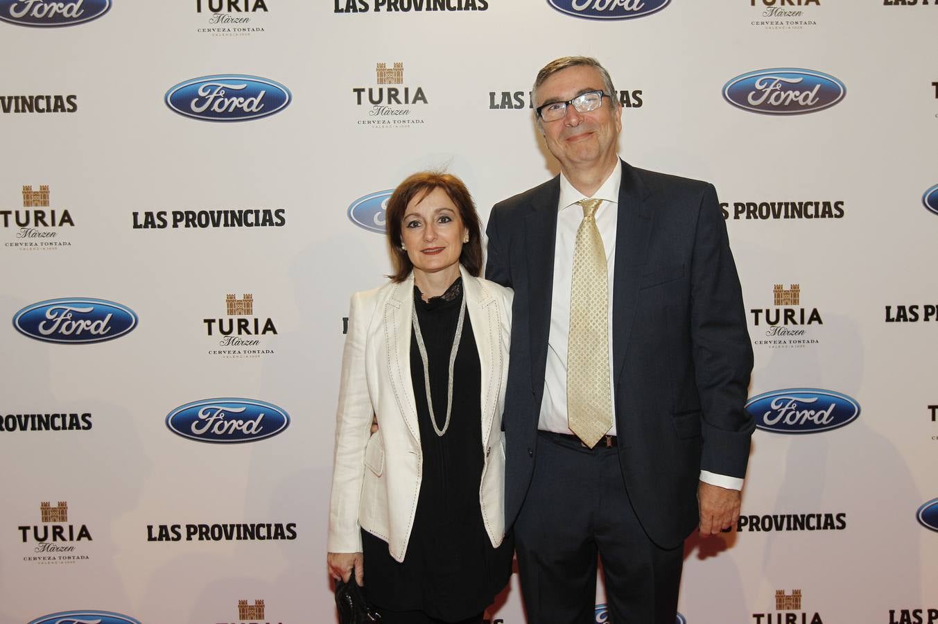 Francisco Celdrán, experto en la Semana Santa Marinera, posa junto a su esposa, Alicia Gascó. 