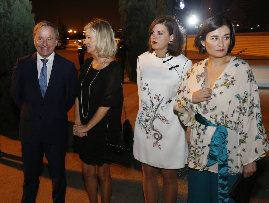 El delegado del Gobierno, Juan Carlos Moragues, con la consellera de Justicia, Gabriela Bravo, la portavoz socialista en el Ayuntamiento, Sandra Gómez, y la consellera de Sanidad, Carmen Montón. 