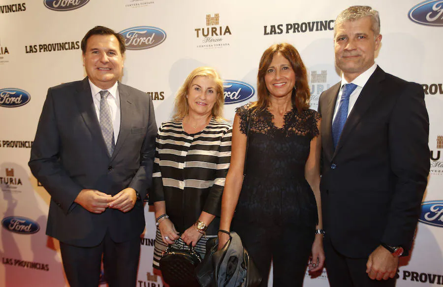 Felipe Pulido, dir. comercial de Caixabank; Mercedes Jorquera; Concha Hernández; y César Miguel.