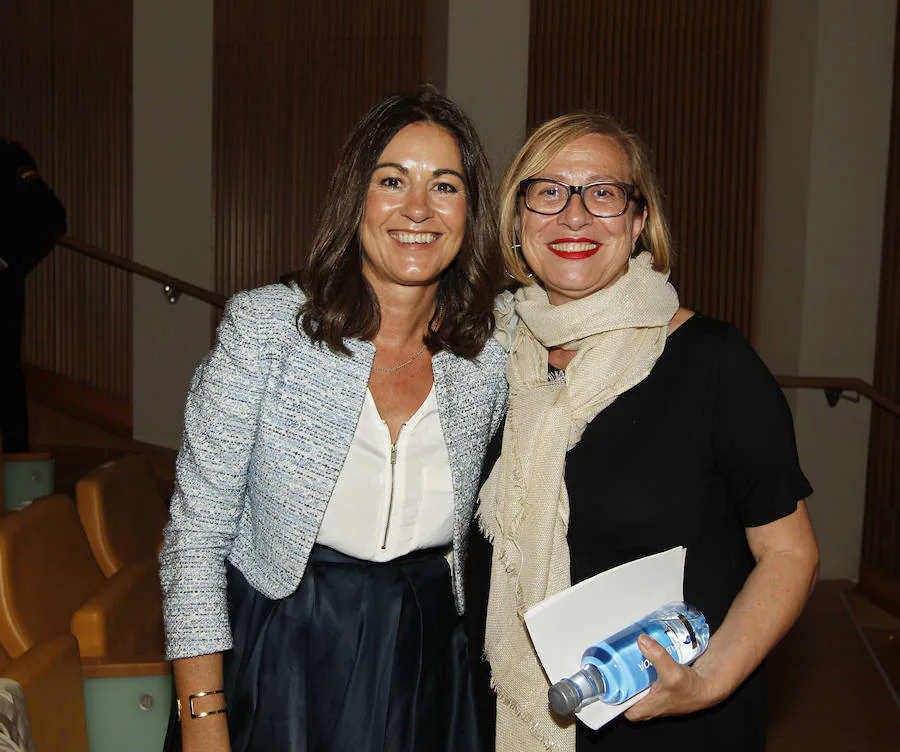 Lola Guido, de la Asociación Española de Directivos-AED, y Juana Florido.