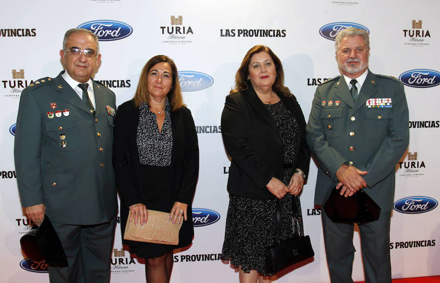 El coronel de la Guardia Civil Amador Escalada y el general José Manuel Díez, con sus esposas. 