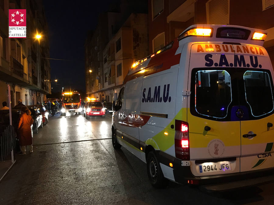 Fotos del incendio en una vivienda de Burriana que deja dos muertos, nueve heridos y 40 desalojados