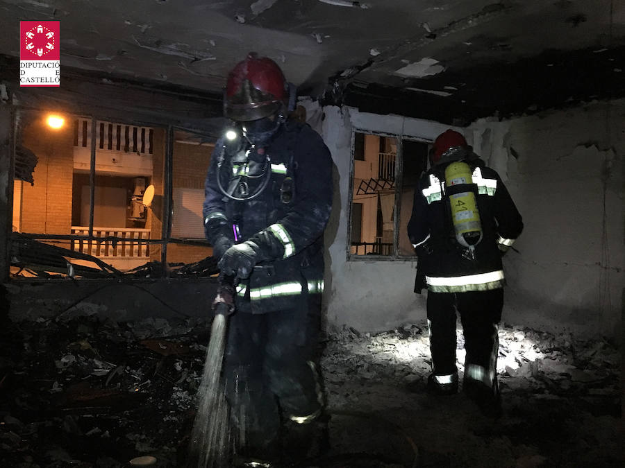 Fotos del incendio en una vivienda de Burriana que deja dos muertos, nueve heridos y 40 desalojados