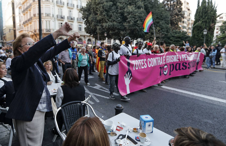 200 entidades convocan una marcha contra las agresiones que se produjeron en la marcha del 9 d'Octubre