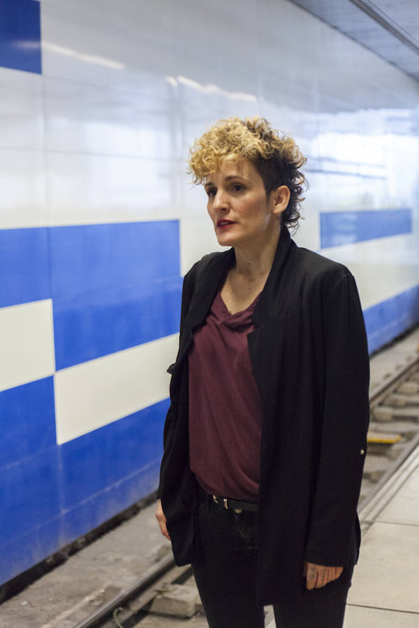 Fotos del rodaje del nuevo corto del director Abdelatif Hwidar en el metro de Valencia
