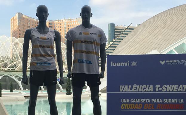 Camiseta del Maratón de Valencia 2017. 
