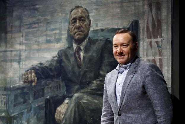 Kevin Spacey, en febrero de 2016. En la imagen inferior, la actriz Paz de la Huerta.  