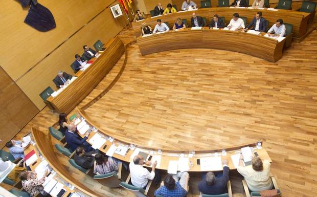La Diputación de Valencia publica en su web información de los 31 diputados