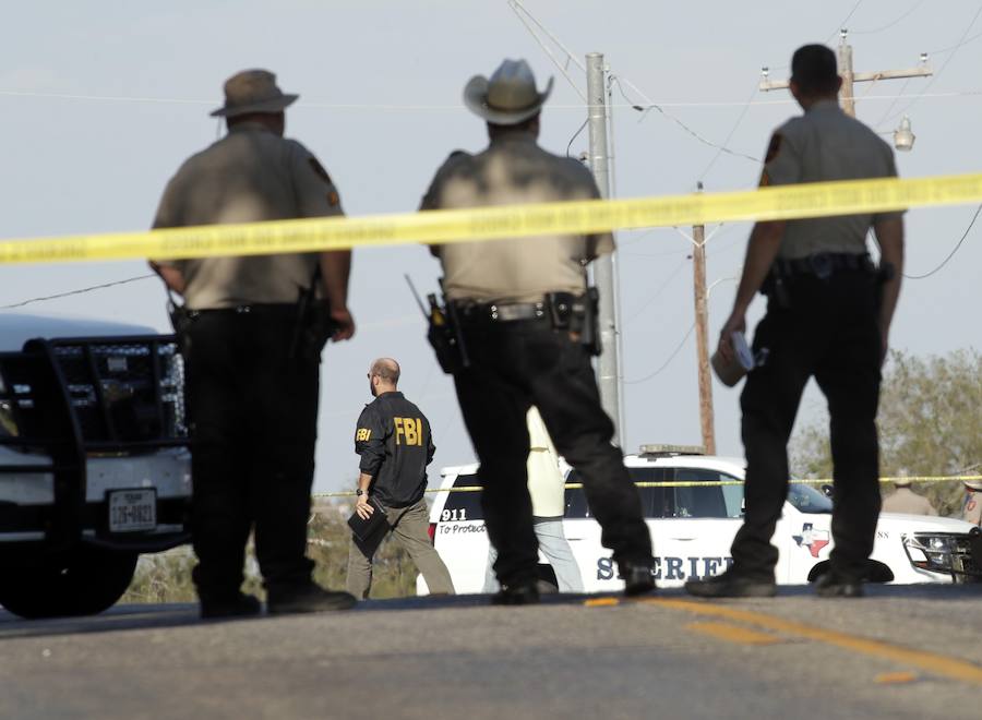 Fotos del tiroteo ocurrido en la primera iglesia Bautista de la localidad de Sutherland Springs, en el estado de Texas, Estados Unidos. Aproximadamente, murieron 26 personas y otras 20 resultaron heridas. 